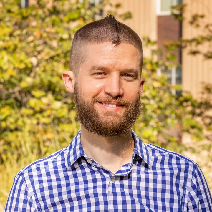 Portrait photo of Greg Tunink.