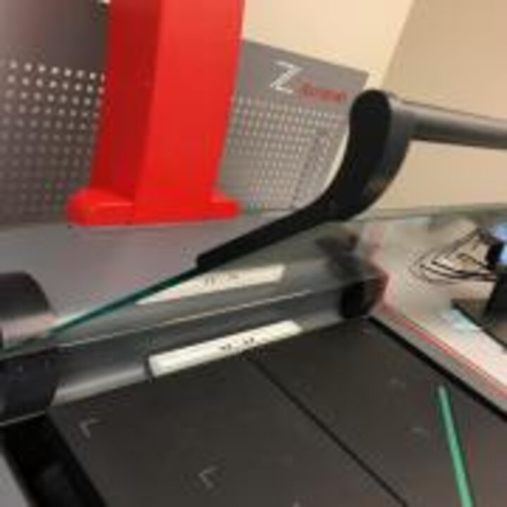 Photo of handle holding the glass.