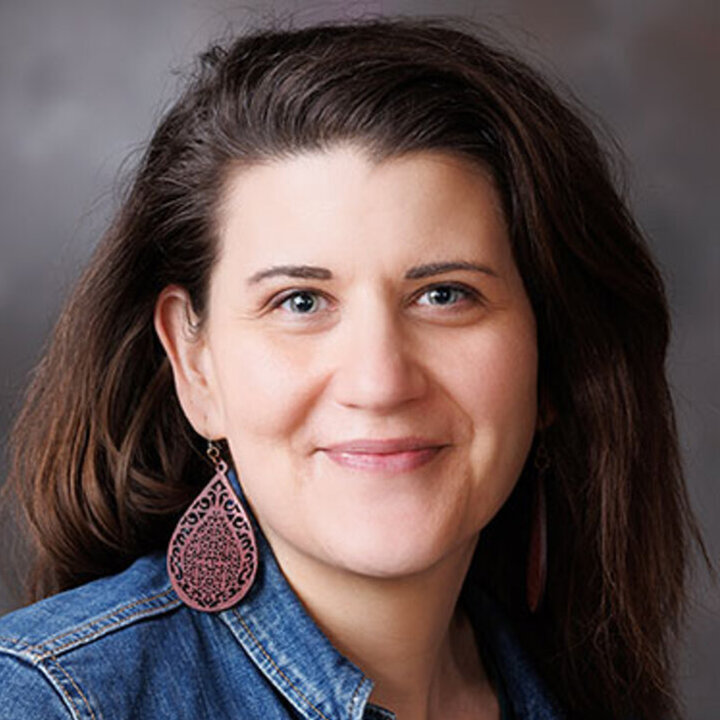Portrait photo of Liz Lorang.